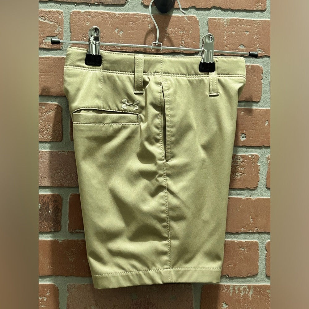 Under Armour boys hear gear size 6 golf/athletic shorts EUC